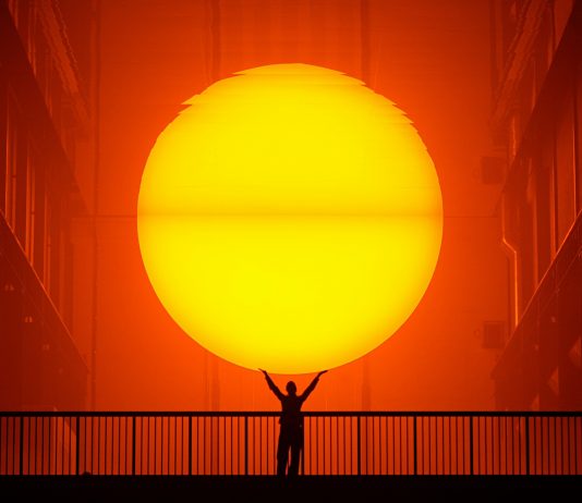 Un inno, e un’antologia, per la Light Art