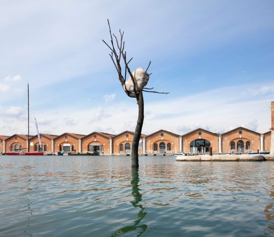 The Listener. L’installazione di Giuseppe Penone alla Biennale di Architettura di Venezia Giuseppe Penone's The Listener installation on view at the 17th International Architecture Exhibition - La Biennale di Venezia 2021. © Photo: Sebastiano Pellion di Persano. Courtesy of Vuslat Foundation and Giuseppe Penone