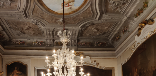 Pistoletto a Bologna nel palazzo che fu del Papa Gregorio XIII: l’intervista Alberi - Divisione e moltiplicazione dello specchio, 1973 - 2020 installazione site specific di 8 elementi nella sala al piano nobile (zona privata del Palazzo) alla presenza di Michelangelo Pistoletto