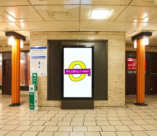David Hockney e il roundel della metro di Londra: l’internet non approva