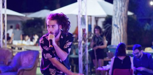 Coppa del Mondo di Poetry Slam, Giuliano Logos vince a Parigi Giuliano Logos