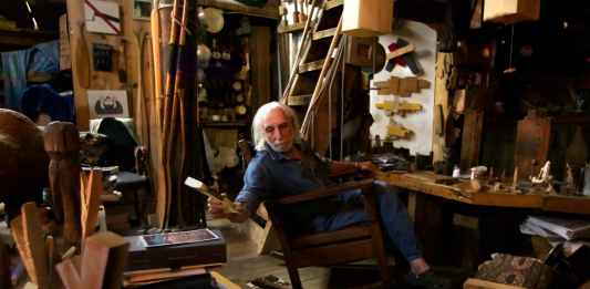 Addio a Richard Nonas: scompare a 85 anni l’artista che amava l’antropologia Richard Nonas, installation view, 2016, Art Institute of Chicago