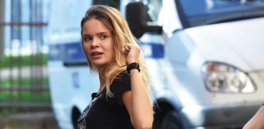Pussy Riot ancora dietro le sbarre: a scontare la “pena preventiva” è Veronika Nikulshina Veronika Nikulshina pussy riot