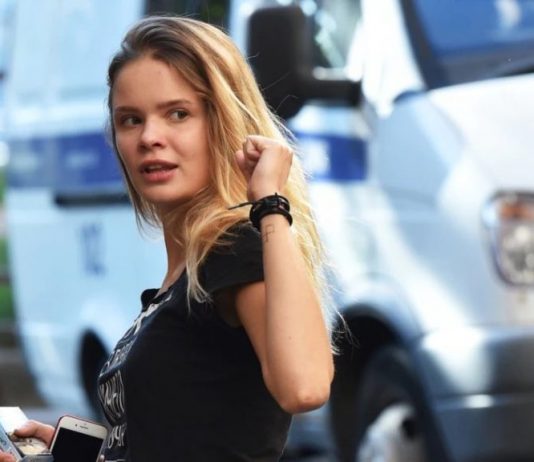 Pussy Riot ancora dietro le sbarre: a scontare la “pena preventiva” è Veronika Nikulshina Veronika Nikulshina pussy riot