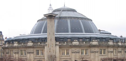 A Parigi, finalmente apre al pubblico la Bourse de Commerce bourse de commerce parigi pinault