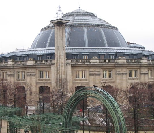 A Parigi, finalmente apre al pubblico la Bourse de Commerce bourse de commerce parigi pinault