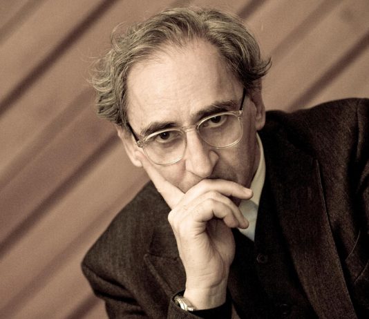 Franco Battiato è morto: se ne va il raffinato sperimentatore del suono e della parola franco battiato morto