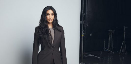 Kim Kardashian coinvolta nel caso della statua romana trafugata dall’Italia