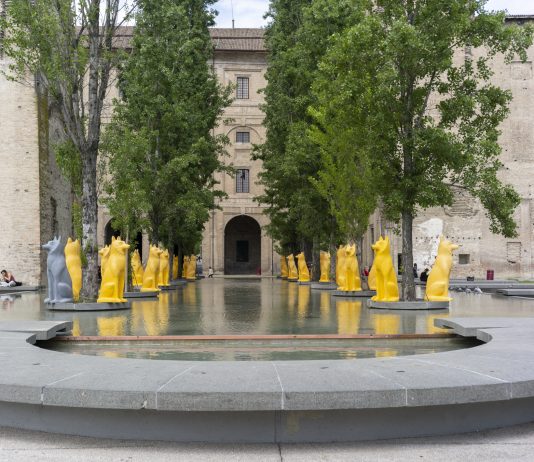 30 lupi nel centro di Parma, Capitale della Cultura: l’opera di Cracking Art parma cracking art