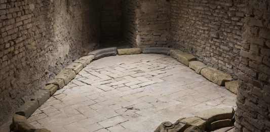 I cinque momenti di Chiara Camoni, nei sotterranei di Palazzo Bentivoglio