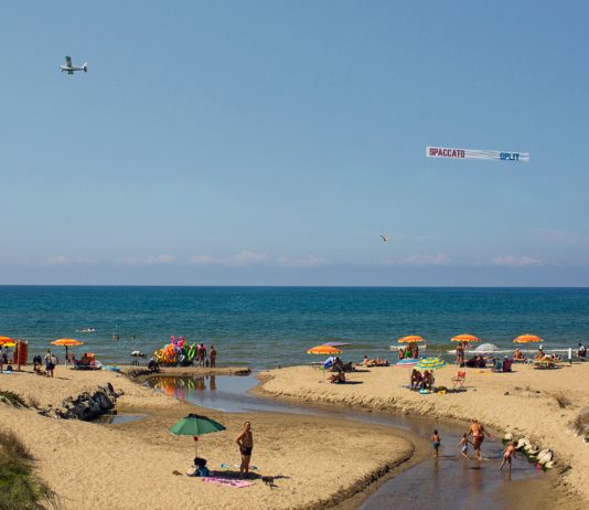MACRO: l’anteprima del film sulla “mostra in cielo” di Weiner e le mostre dell’estate
