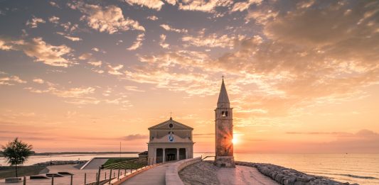 ScoglieraViva: i tre vincitori del premio di scultura sul frontemare di Caorle