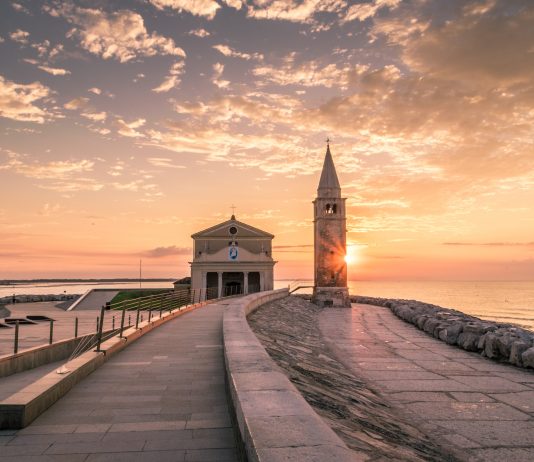 ScoglieraViva: i tre vincitori del premio di scultura sul frontemare di Caorle