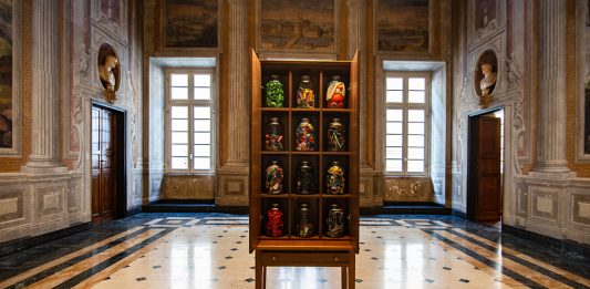 Scottante senza scottarsi: Mark Dion a Palazzo Cambiaso