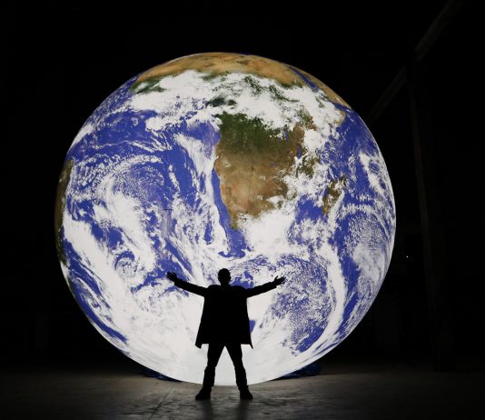 A Milano si immagina un futuro di convivenza e creatività, negli spazi di BASE base milano farout