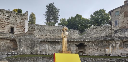 Francesco Vezzoli e un’idea “spostata” di scultura