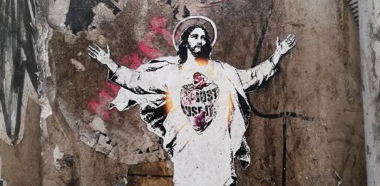 Alessia Babrow contro il Vaticano: la querelle dei francobolli