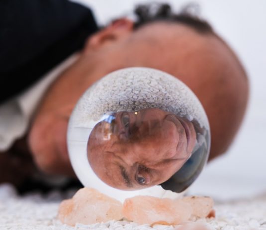 The New Empire: nella Camera delle Meraviglie di Maurizio Elettrico