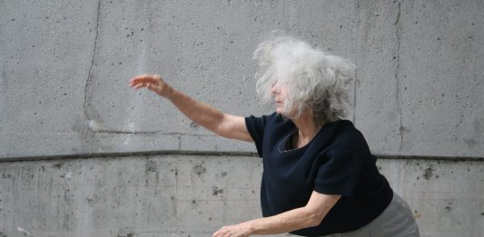 Fisicità del concetto, astrazione del corpo: al Centro Pecci, la grande mostra per Simone Forti simone forti centro pecci