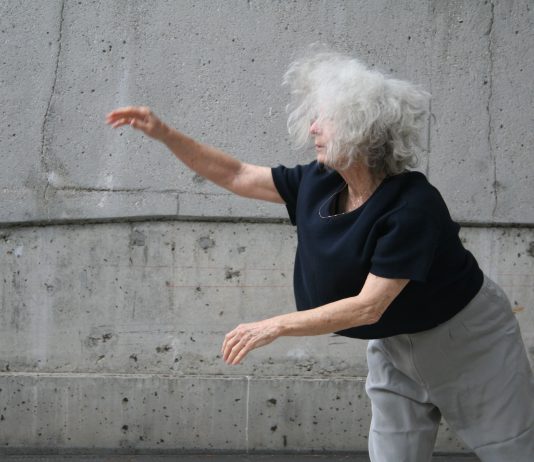 Fisicità del concetto, astrazione del corpo: al Centro Pecci, la grande mostra per Simone Forti simone forti centro pecci