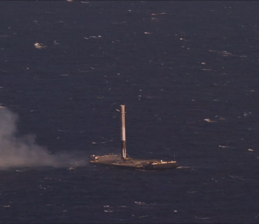 Razzi, isole e K-Pop: la travolgente personale di Alice dos Reis a Lisbona