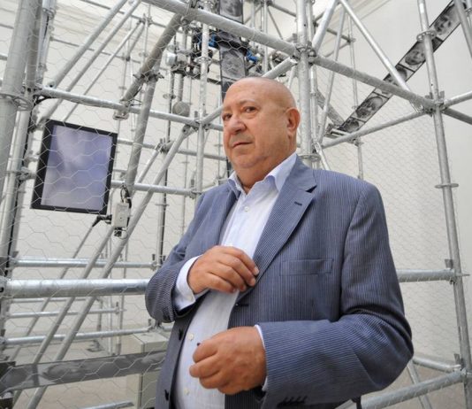 Addio a Christian Boltanski, morto l’artista dell’emozione e della memoria Christian Boltanski morto