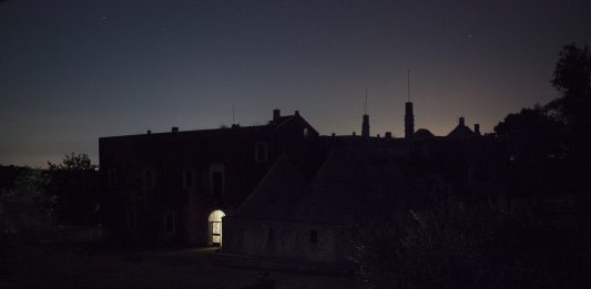 Luce alla Casa Rossa: intervista a Iginio De Luca, per Apulia Land Art