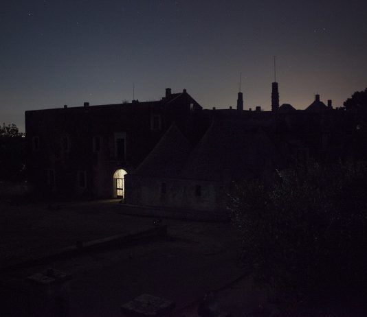 Luce alla Casa Rossa: intervista a Iginio De Luca, per Apulia Land Art