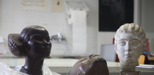 Hidden Histories, o del rileggere Roma in chiave decoloniale Leone Contini è uno dei protagonisti della programmazione di settembre di Hidden Histories. Qui un suo lavoro, Restolen (2017),