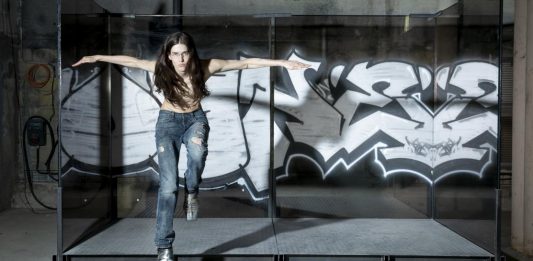 Anne Imhof: l’arte tedesca vince a Parigi per la seconda volta