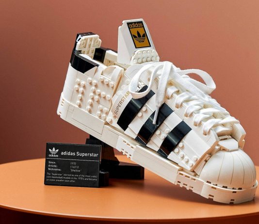 Lego, adidas e street art, per le iconiche sneaker Superstar lego adidas superstar