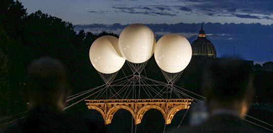 Il sogno di Michelangelo prende vita. A Roma la magia del ponte sospeso sul Tevere