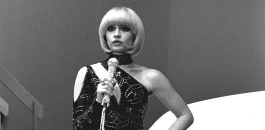 Addio a Raffaella Carrà: muore un’icona dello spettacolo e della cultura visiva raffaella carrà morta