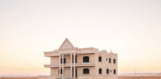 Jacob Howard, il reportage tra minimalismo e astrazione