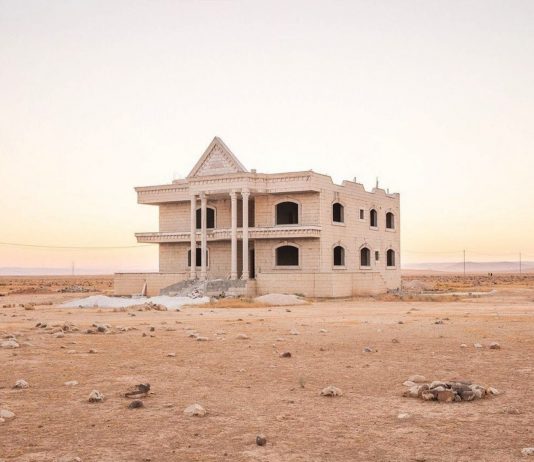 Jacob Howard, il reportage tra minimalismo e astrazione