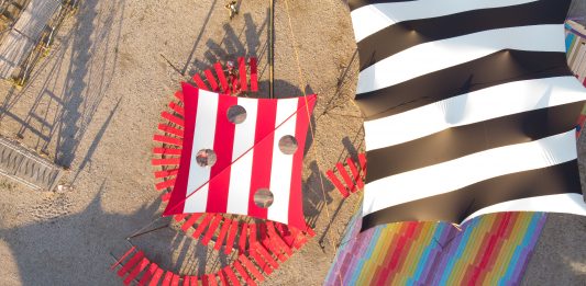 Una rotonda ipnotica da attraversare: l’installazione di Kerim Seiler a Locarno