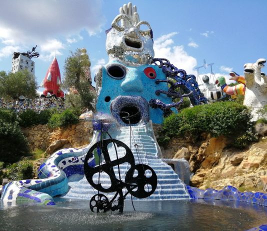 L’accessibilità dei luoghi dell’arte: Sofia Righetti al Giardino dei Tarocchi Veduta del Giardino dei Tarocchi. Lo spazio si è reso protagonista della triste vicenda raccontata dall'attivista Sofia Righetti.