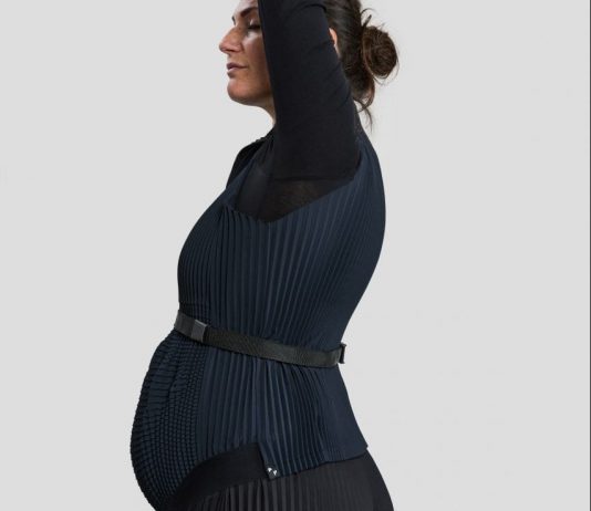 Moda e tecnologia: i vestiti unisex e adattabili al corpo di Petit Pli
