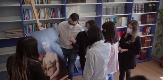 Incontri dai banchi di scuola con la Fornarina di Raffaello in Haltadefinizione
