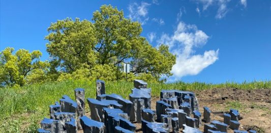 Fallen Sky, la spettacolare opera site specific di Sarah Sze nella Hudson Valley