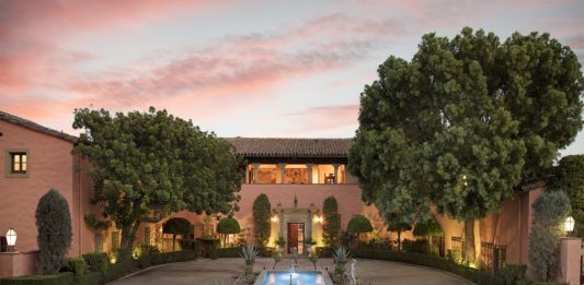 La villa del Padrino è in vendita all’asta: un’offerta da non rifiutare