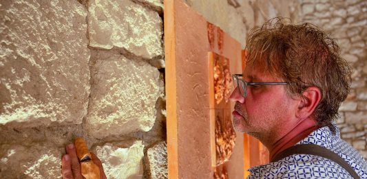 Il senso della dimora per Francesco Schiavulli: la mostra a Barletta