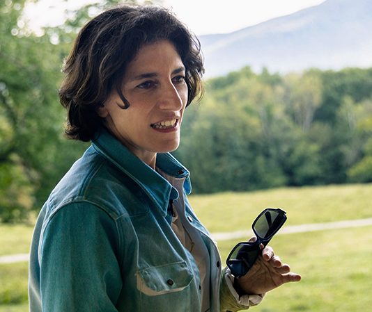 Nairy Baghramian vince il Nasher Prize 2022: l’artista in mostra a Milano