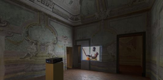 Tutti gli strumenti del mondo: Maria Thereza Alves alla Fondazione Morra Greco
