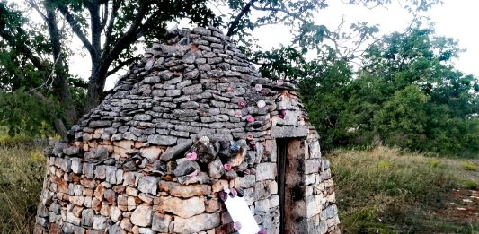 Dieci artisti per Trullo 227: l’arte contemporanea invade la Valle d’Itria
