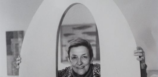 Facebook censura un’opera di Mirella Bentivoglio: oscurata la pagina della Stazione dell’Arte