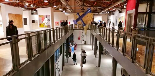 Tra Fashion e Art Week: le scelte di outfit e arte, dei visitatori di una giovane fiera