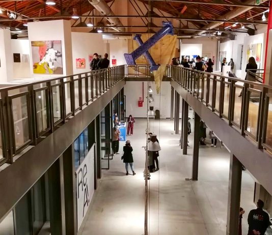 Tra Fashion e Art Week: le scelte di outfit e arte, dei visitatori di una giovane fiera