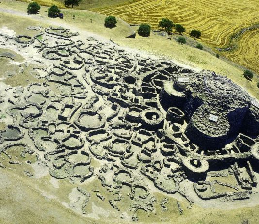 Sardegna, isola megalitica: la mostra al Neues Museum di Berlino