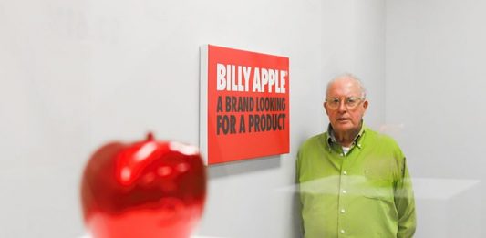 Addio a Billy Apple: morto a 85 anni il poliedrico pioniere della Pop Art